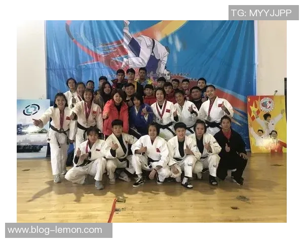 南京羽毛球队在全国锦标赛积分榜上以98分稳居第一名彰显实力 南京羽毛球队在全国锦标赛积分榜上以98分稳居第一名彰显实力