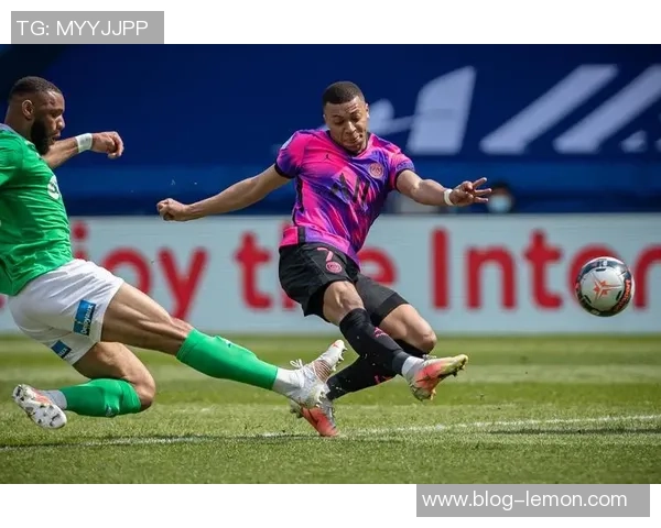 尼姆与埃蒂安激战正酣谁能在法甲赛场上笑到最后